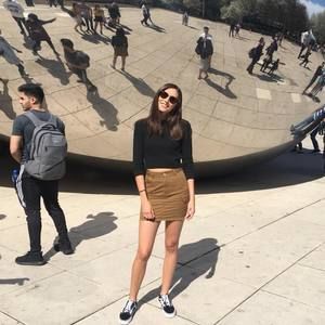 Meet your Posher, Daniela